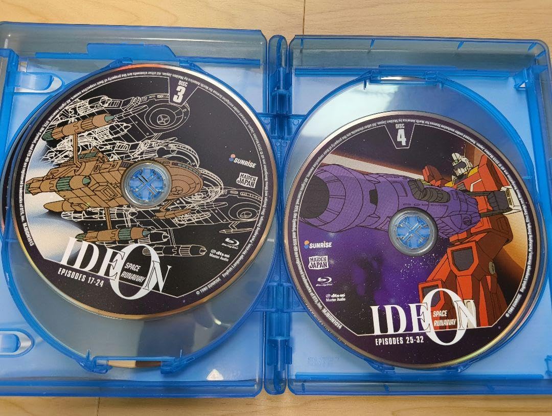 北米版ブルーレイ『伝説巨神イデオン Blu-ray Box』(6枚組) 北米版ブルーレイ『伝説巨神イデオン Blu-ray Box』(6枚組)